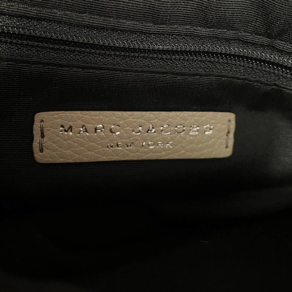 marc Jacobs Taupe Leather Crossbody Handbag - Picture 6 of 10
